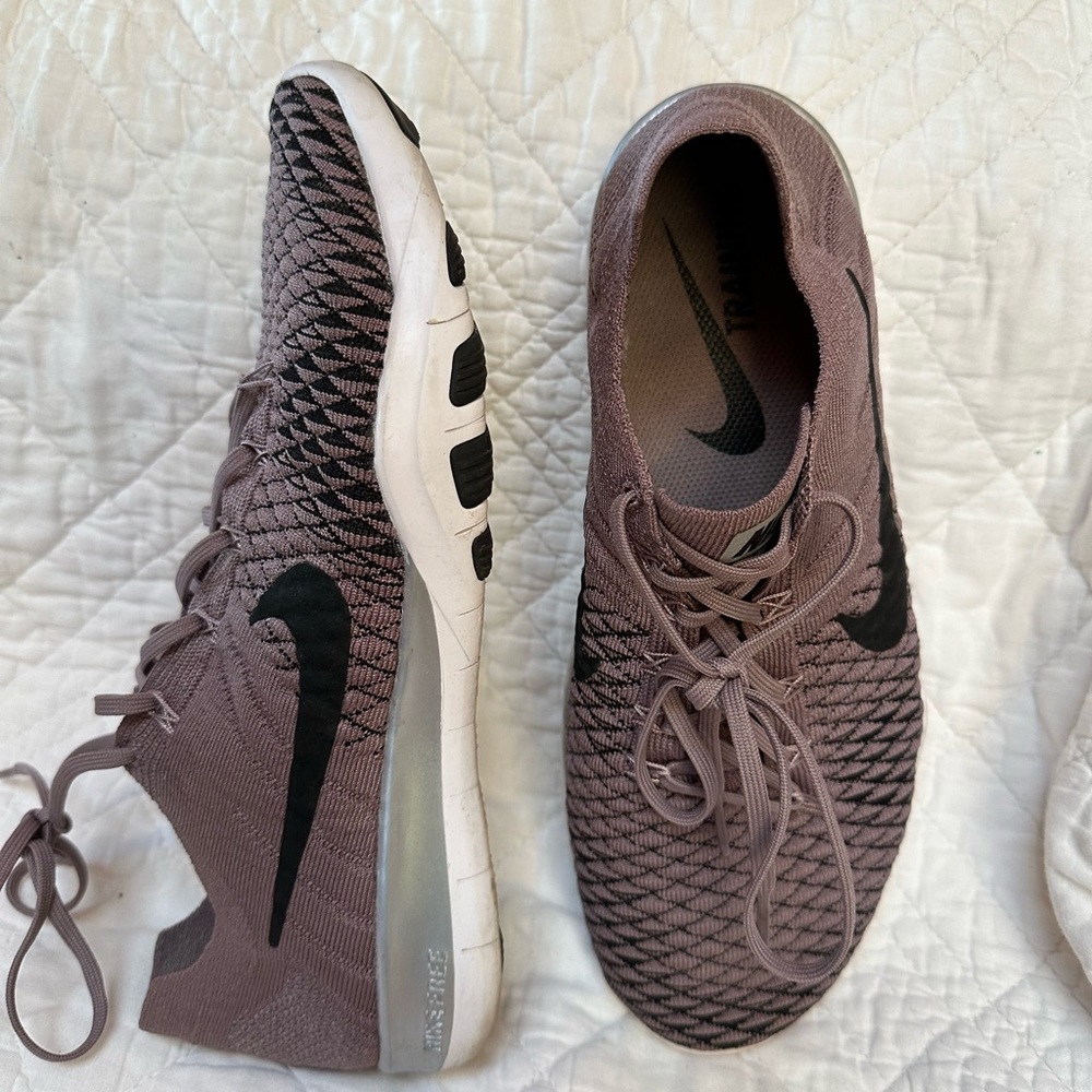 Nike, worn a few times. Good condition